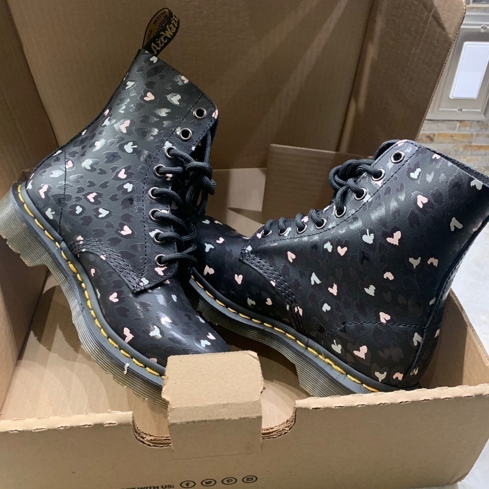 DR. MARTENS 1460 Pascal Hearts Lace-Up Boot - Picture 9 of 11